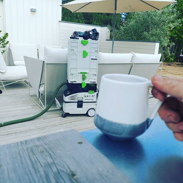 Kaffepaus. #hofmansbyggm&aring;leri #snickare #bygga #altan #j&ouml;nk&ouml;ping #festoolme #coffee