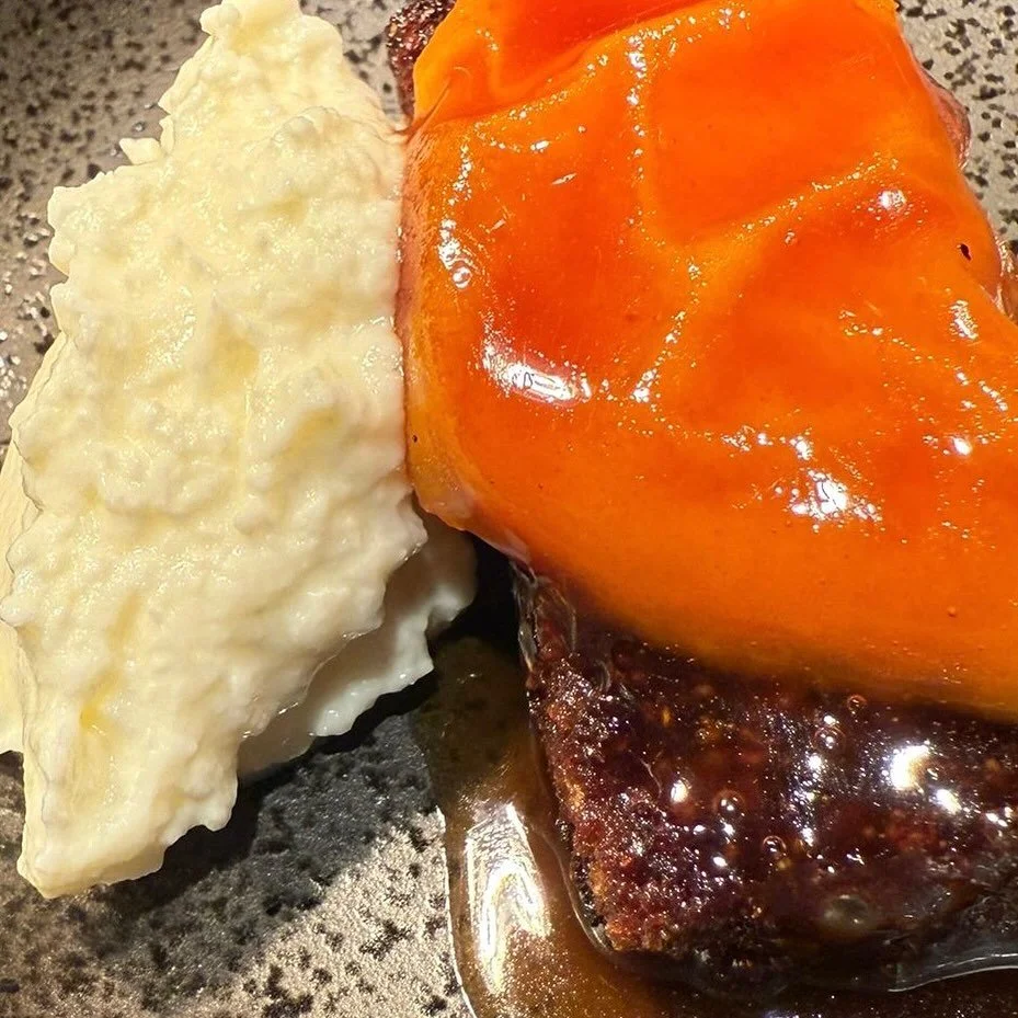 @kitchentable1 now serving homemade soda bread toasted in brown butter with roasted apricots with caramel infused &amp; amaretto sauce &hellip;&hellip;.and St.Jude Curd 🤩😋
