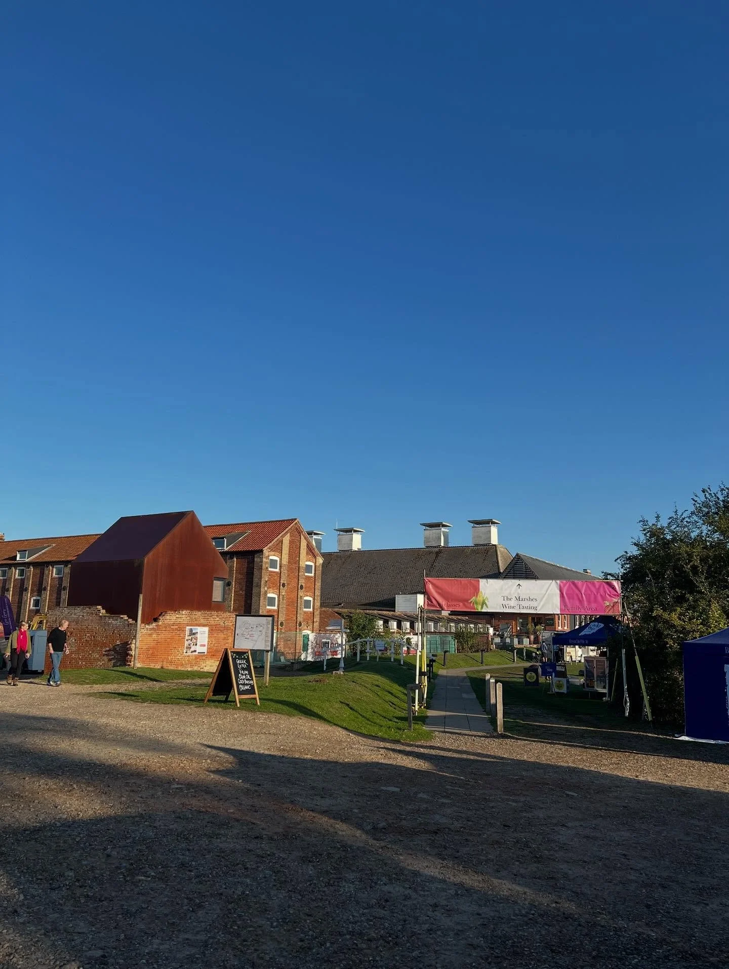 A beautiful day ahead @aldeburghfood food and drink 🤩do come enjoy this wonderful festival and we have some delicious goodies for you 😋