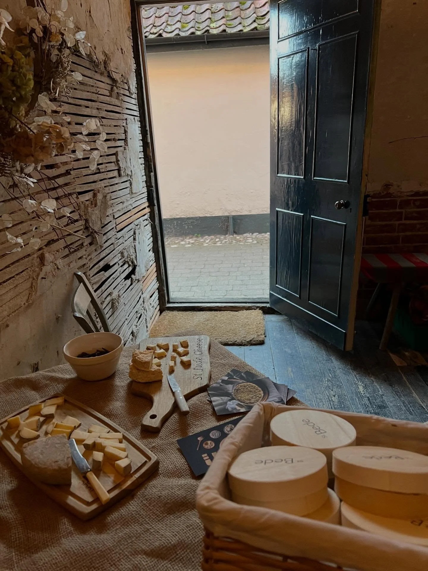 Here I am with @silva.wakelyns at the Thursday evening market No.1 Crown and Anchor Lane ❤️