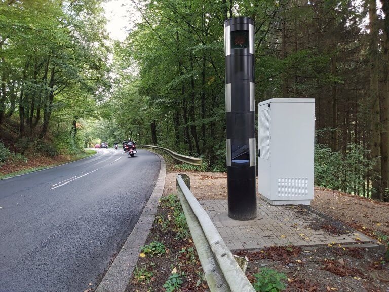 Off-Grid Power for Stationary Speed Measuring System