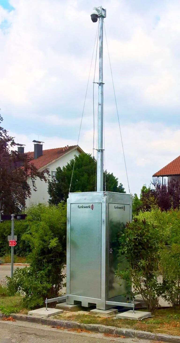 mobile-kamerastation-lte-funkwerk-haeuser-768x1457.jpg