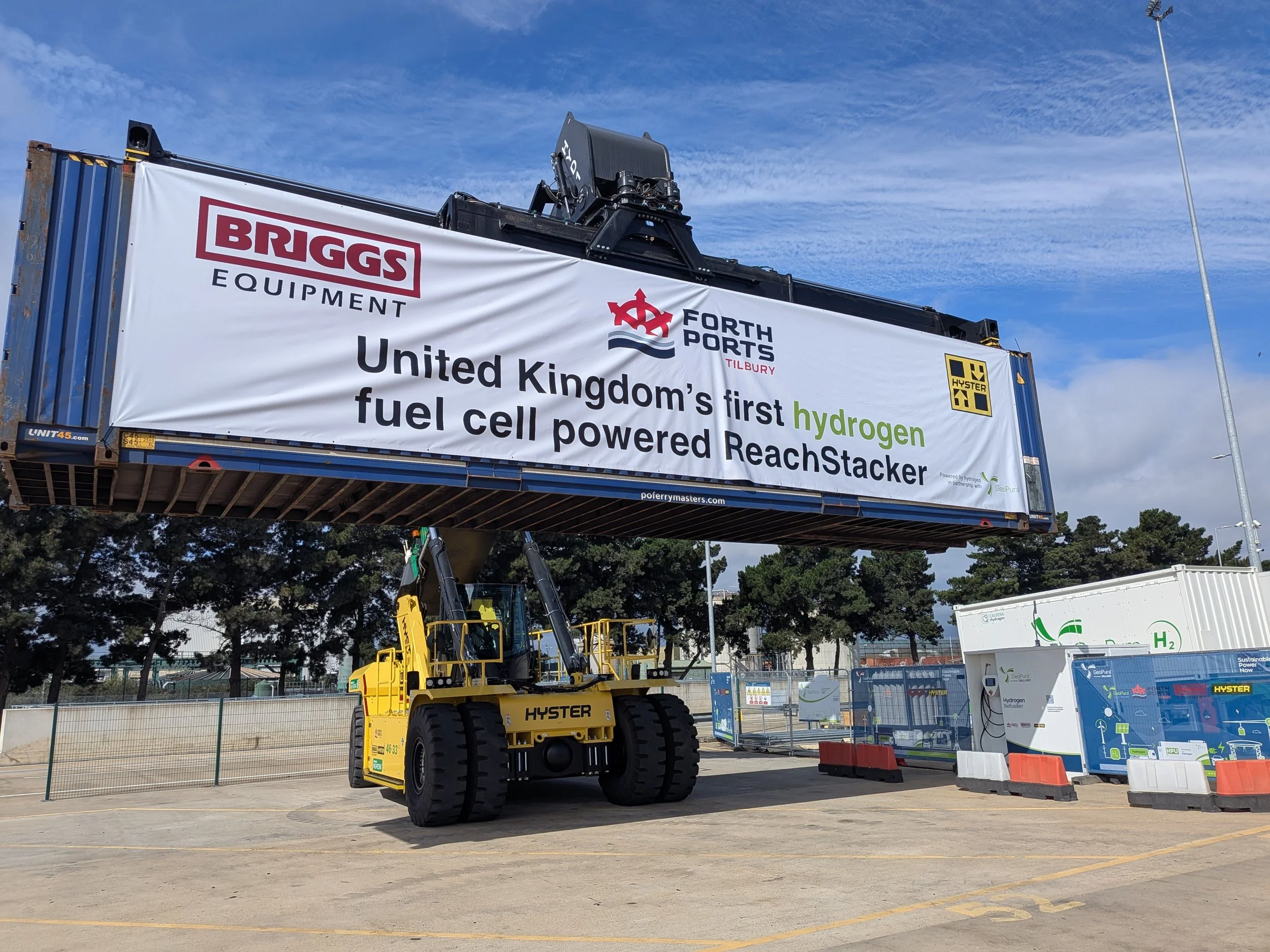 Refuelling the UK’s first hydrogen fuel cell-powered ReachStacker