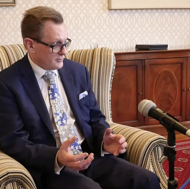 From Education to Brexit, Pay Check to Student Fees – QRTheScoop speaks with Vice-Chancellor Professor Ian Greer.