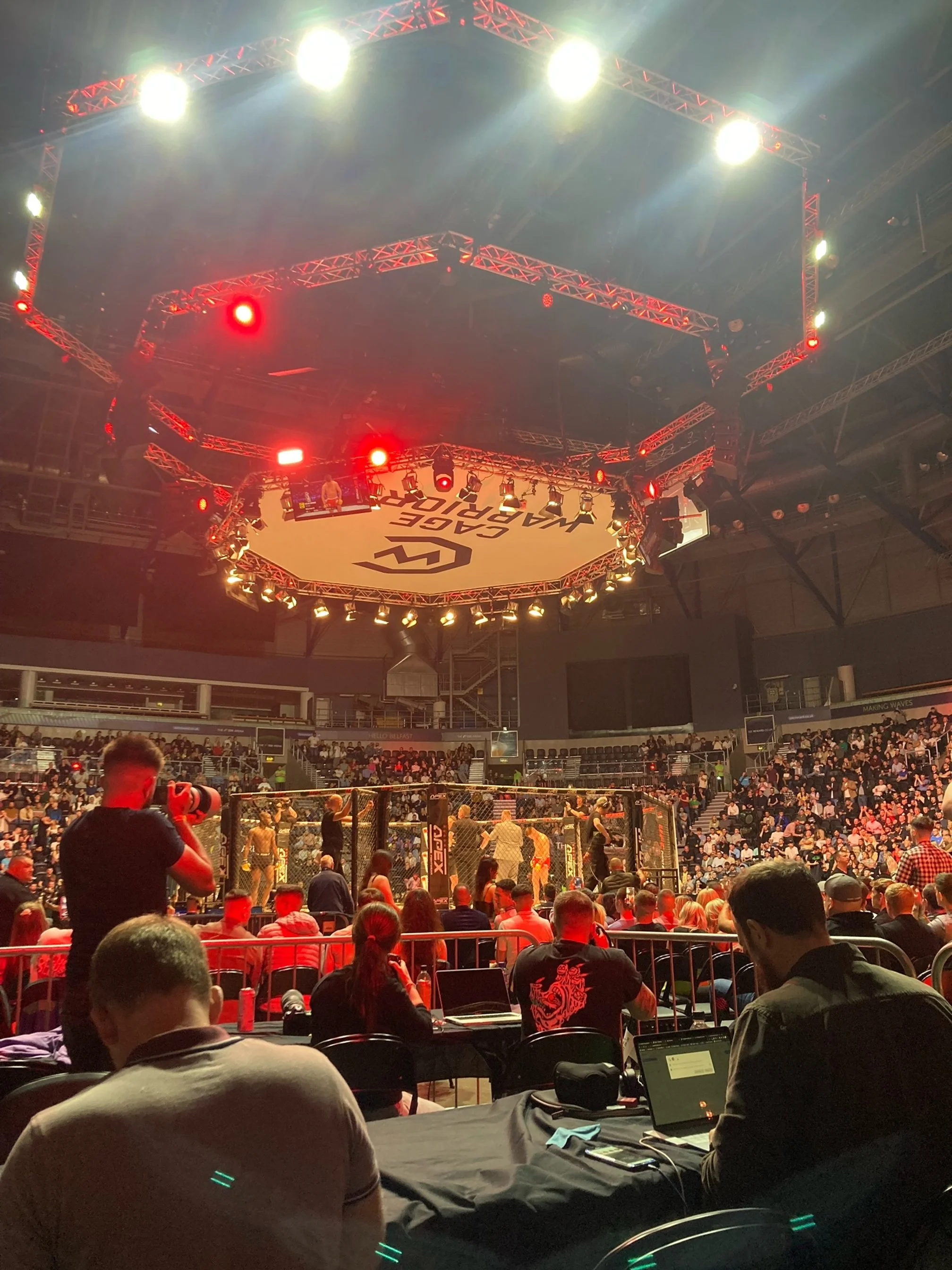 McKee crowned welterweight champion in dramatic Cage Warriors evening in Belfast