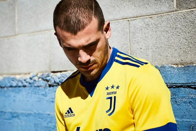 sturaro-juventus-away-jersey.jpg