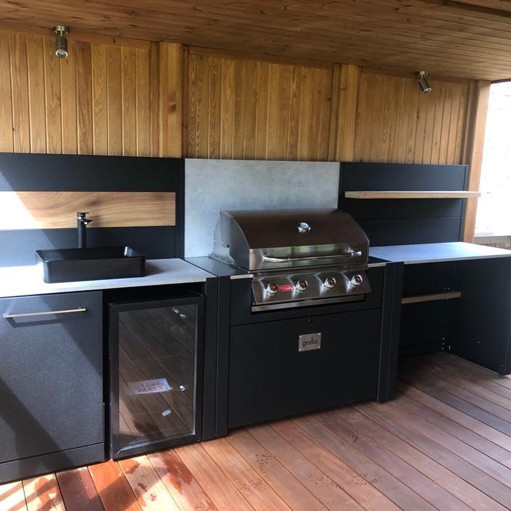 Another gorgeous @grilloliving outdoor kitchen delivered on time and on budget for this lovely client. 

She&rsquo;s promised us more 📸 photos once it&rsquo;s all dressed which we&rsquo;ll be promise to share.

For your very own design and costing s