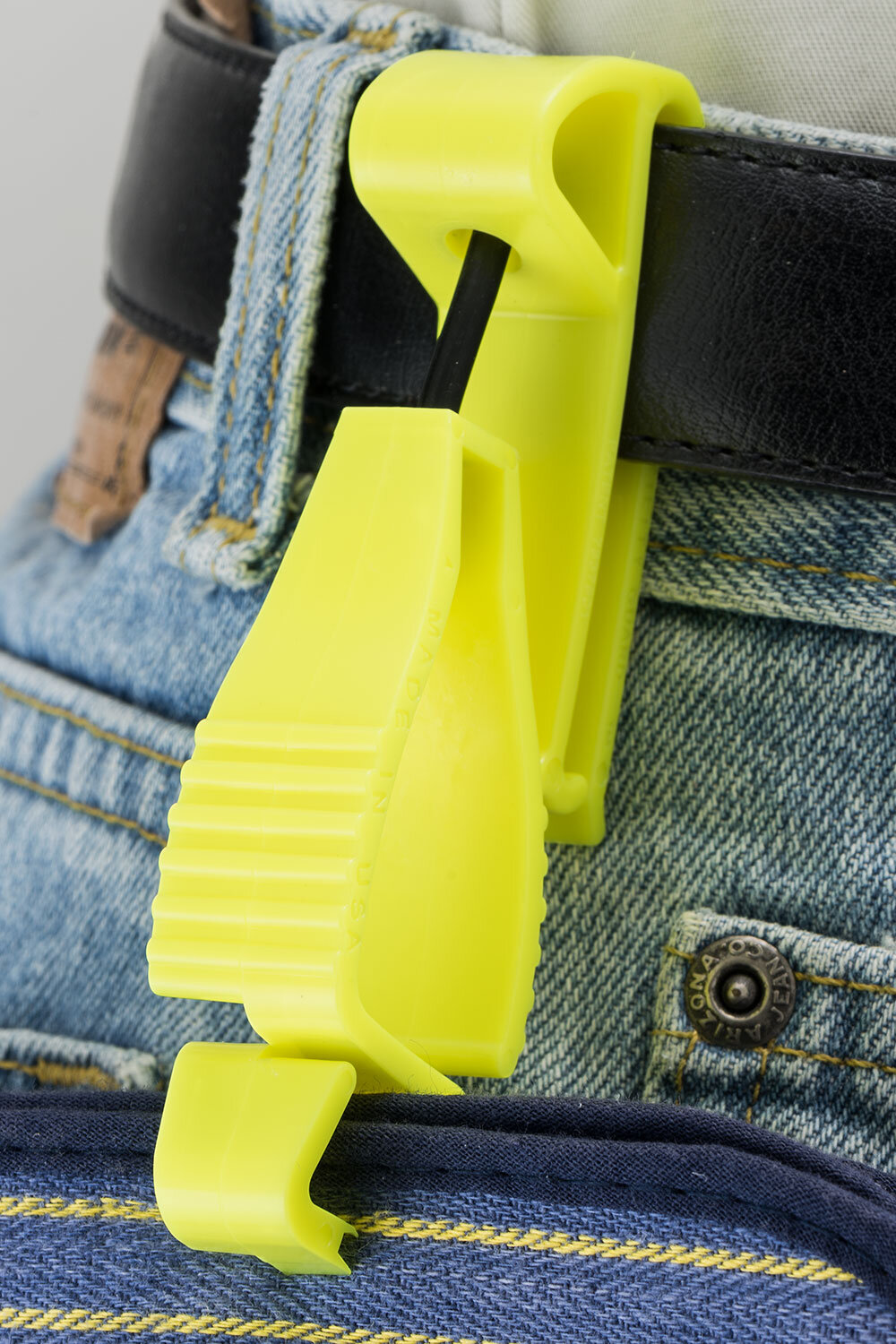 3 Yellow GLOVE GUARD CLIP FOR WORK SAFEFO with patented safety break away MC 