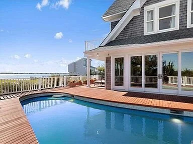 $2,985,000 | 7 Tanners Neck Ln, Westhampton, NY