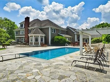$1,670,000 | 18 Kimberly Ct, Ridgefield, CT