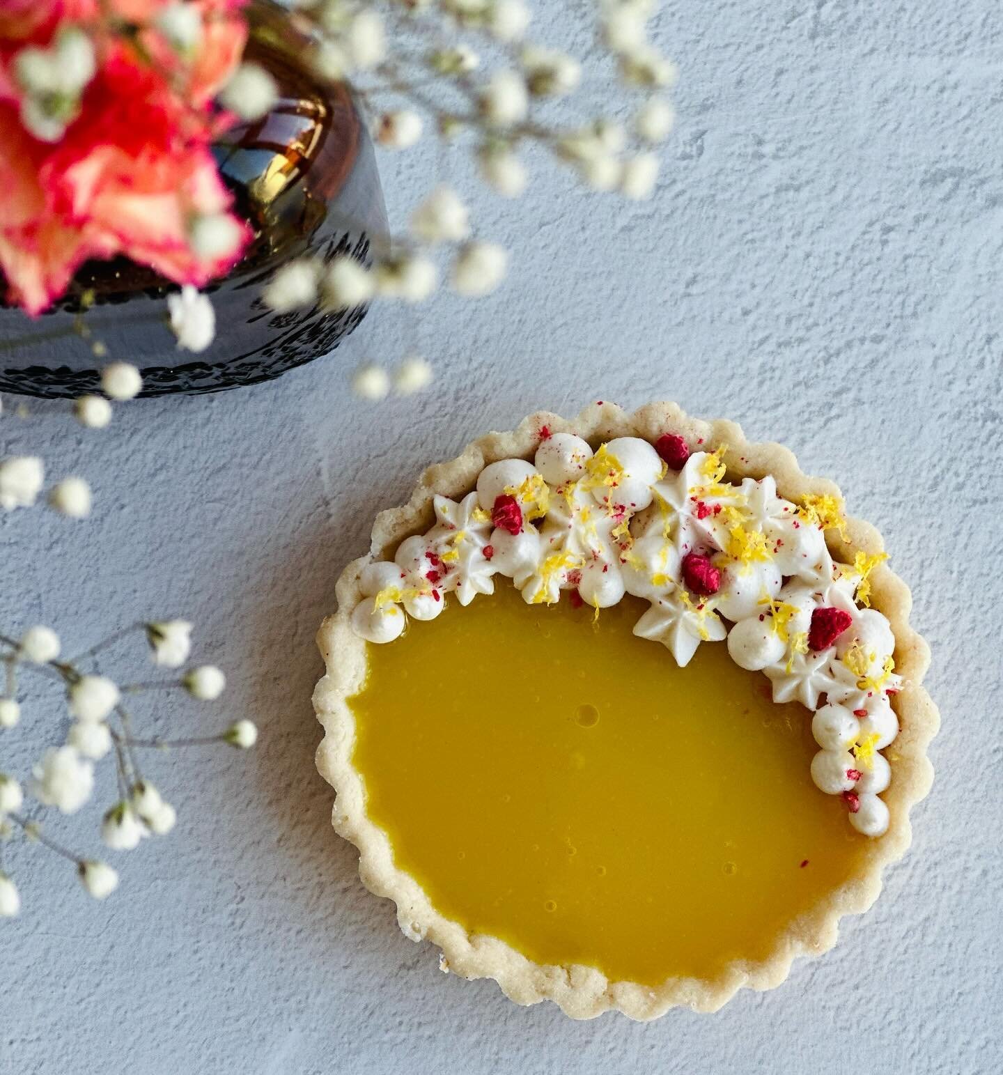 L E M O N  T A R T 

Our new lemon tarts sure went over well this week! We already sold out once, but don&rsquo;t worry! We made a fresh batch last night 🍋 

Our flaky pie crust baked to perfection, filled with our housemade lemon curd, topped with 