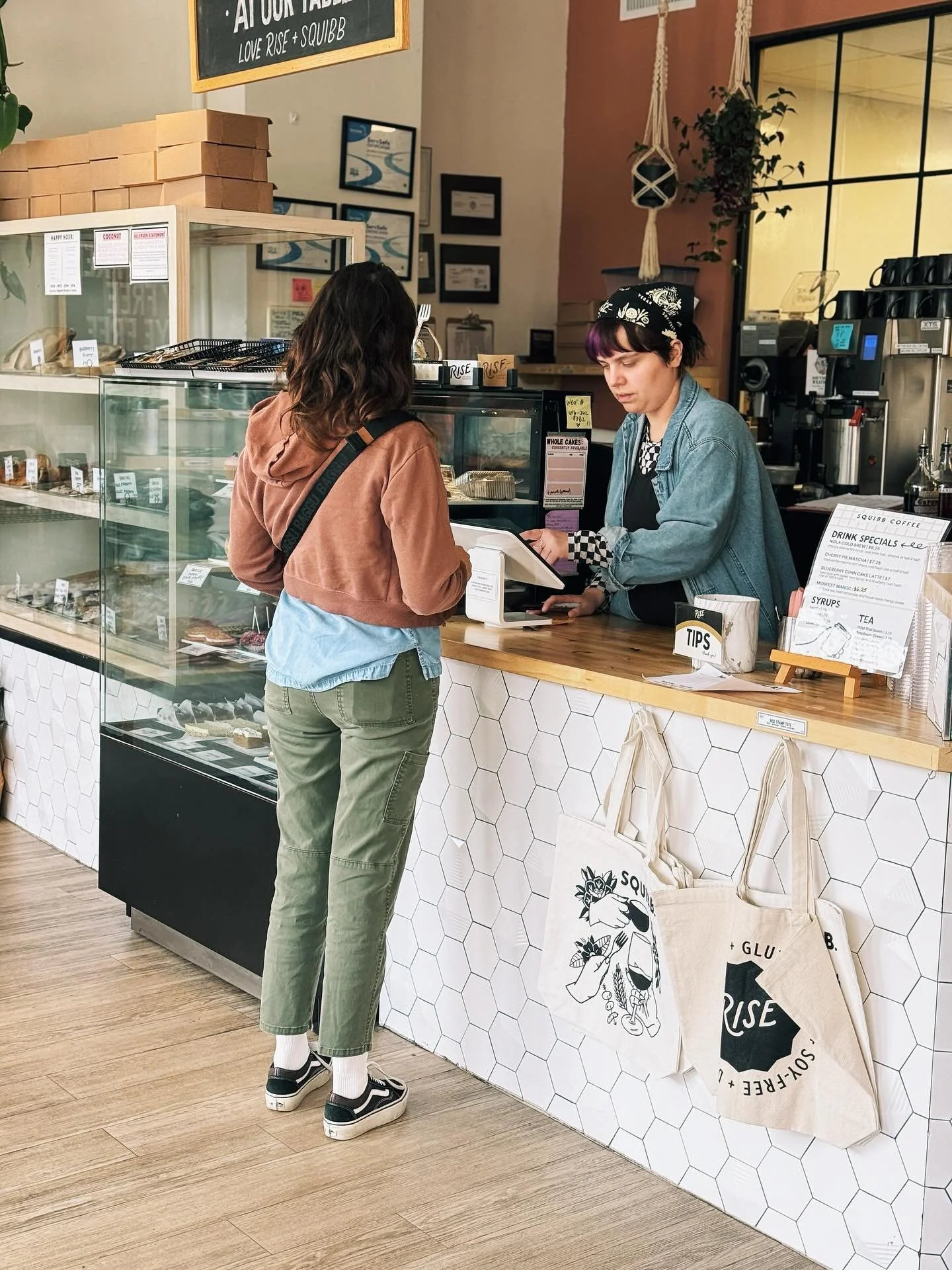 F R I D A Y  F R I D A Y

Gotta get down on Friday! Come grab yourself some treats and celebrate the coming weekend!
