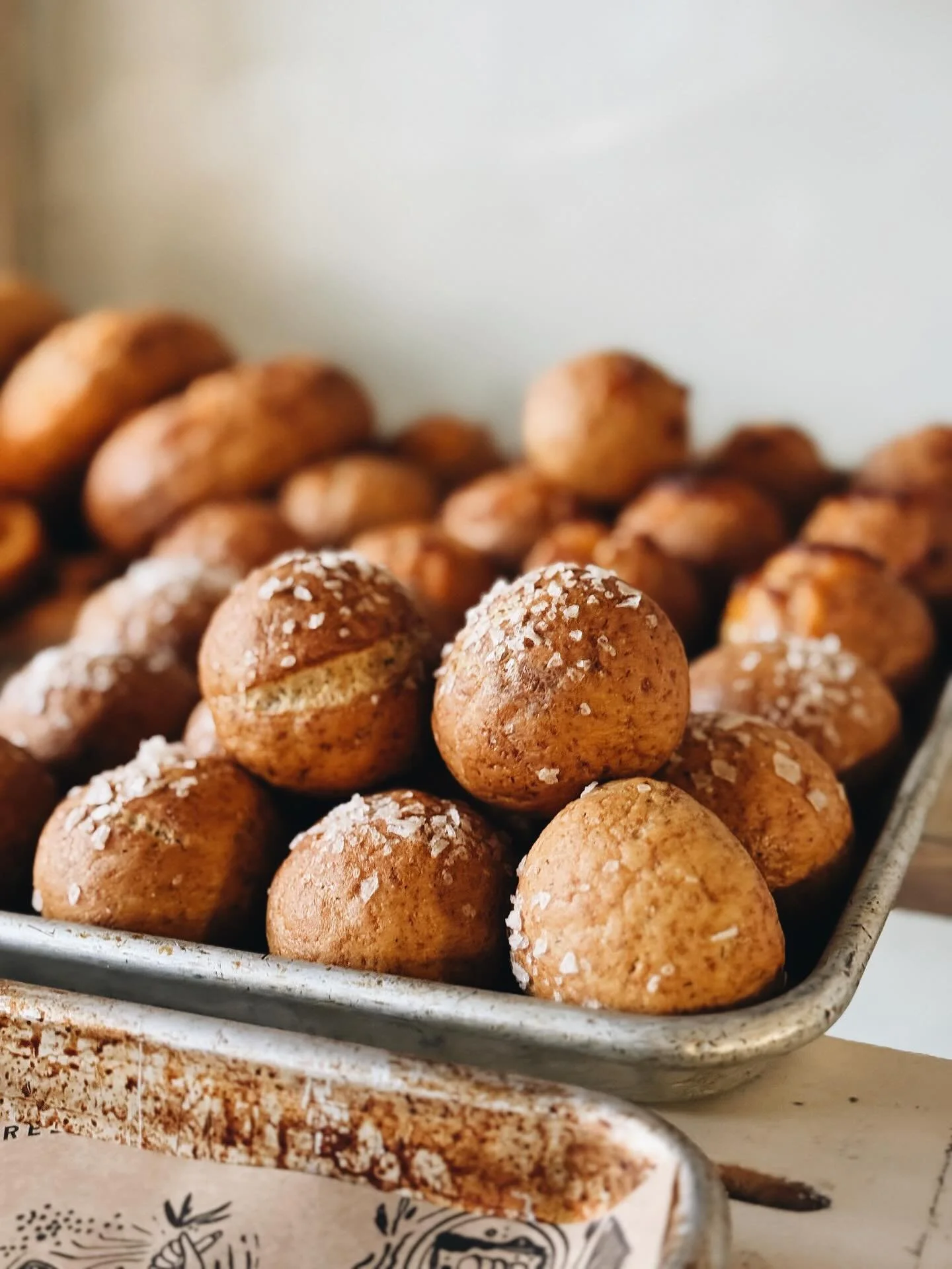 BAGEL BITES!

Now available daily! The perfect car snack! Grab some vegan butter, vegan cream cheese, or avocado spread to go with it!

Yummmmm. Today we&rsquo;ve got sea salt and garden veggie!