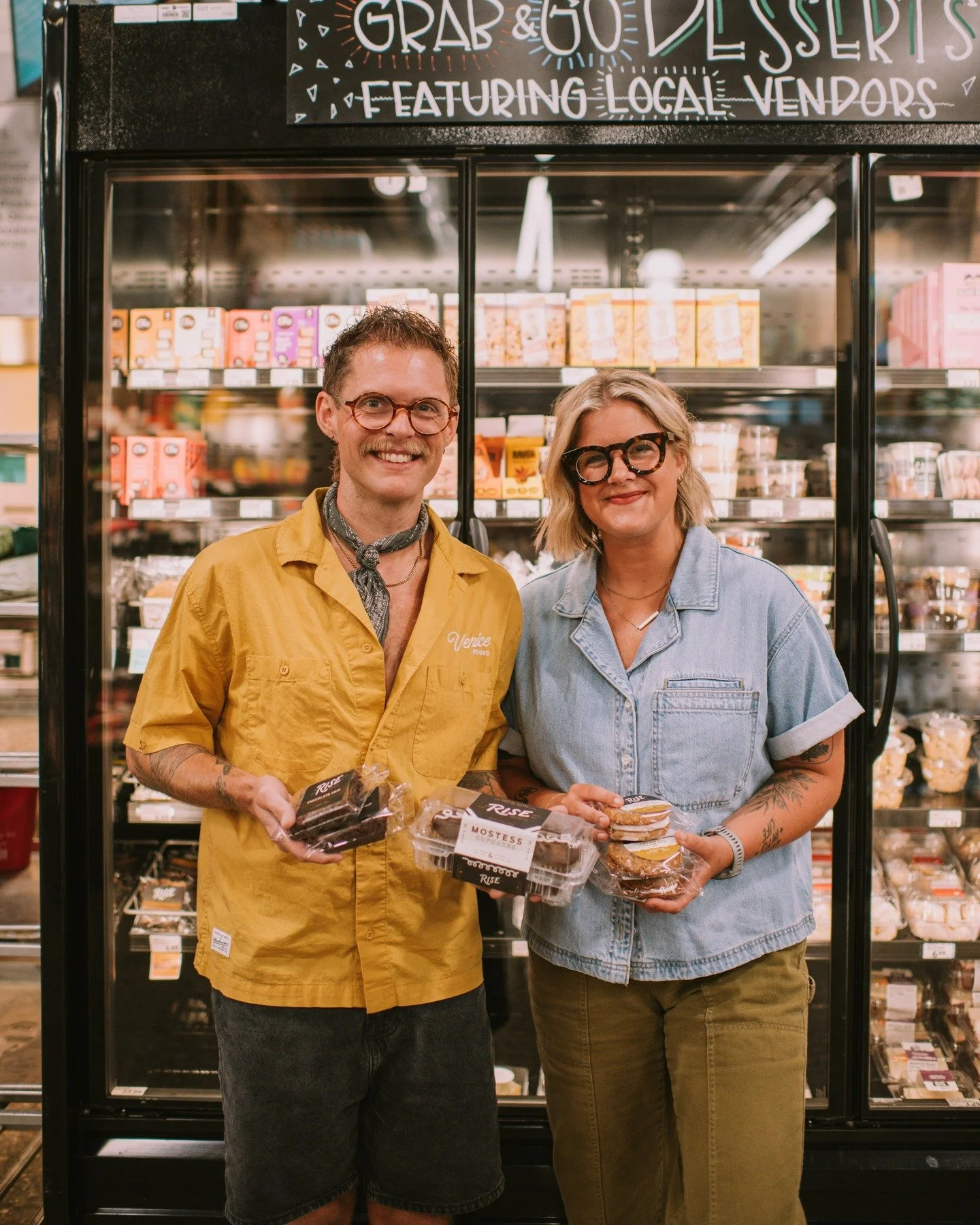 Go get those good goods from @bridgestmarket !!

Whats your fave lil grocery shopping treat to pick up??

We've got things allll over this store! 
Granola, cookies, refrigerated cupcakes... take a lil browse and find a treat!