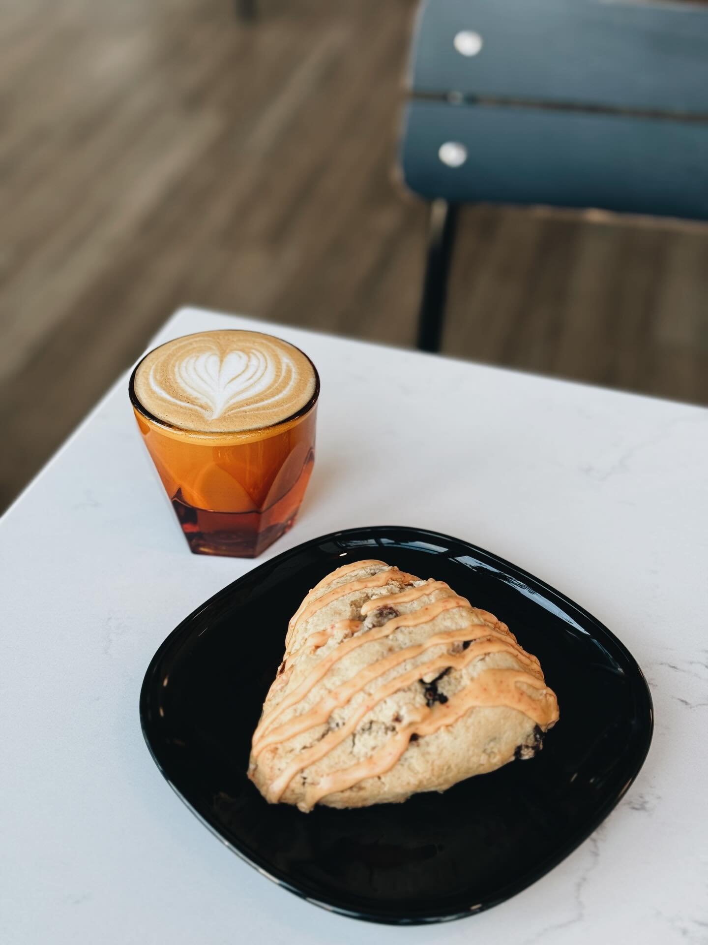 FREAKIN&rsquo; WEEKEND 

Start your weekend off on the right foot!! Come grab a fresh baked scone and gorgeous cortado from @squibbgrandrapids! 

Here til 4pm! See ya soon ✨