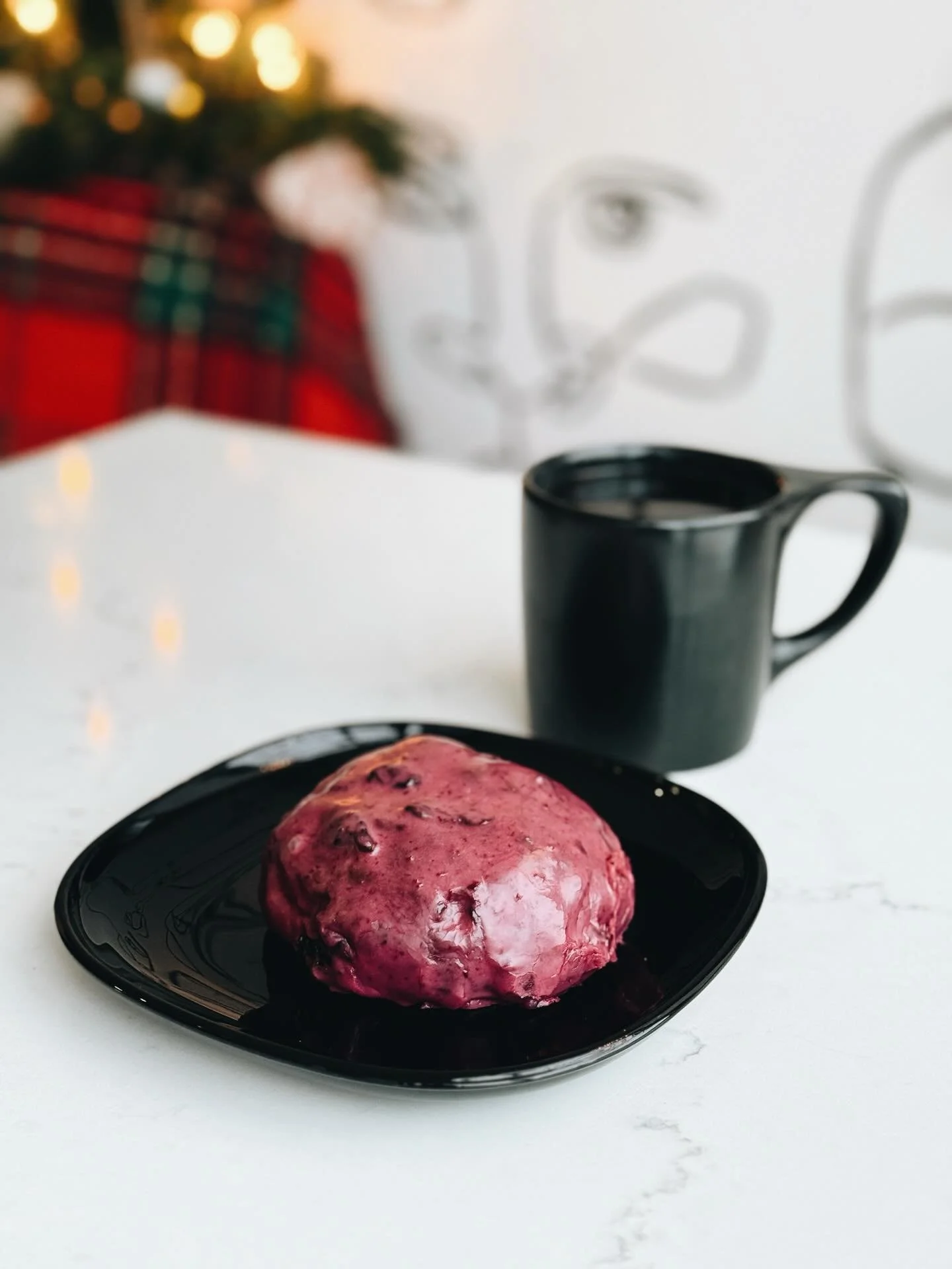 🎄SPECIAL FRITTERSSS🎄
&hellip; cherry chocolate chip!

Come try one! Here til 4 today!