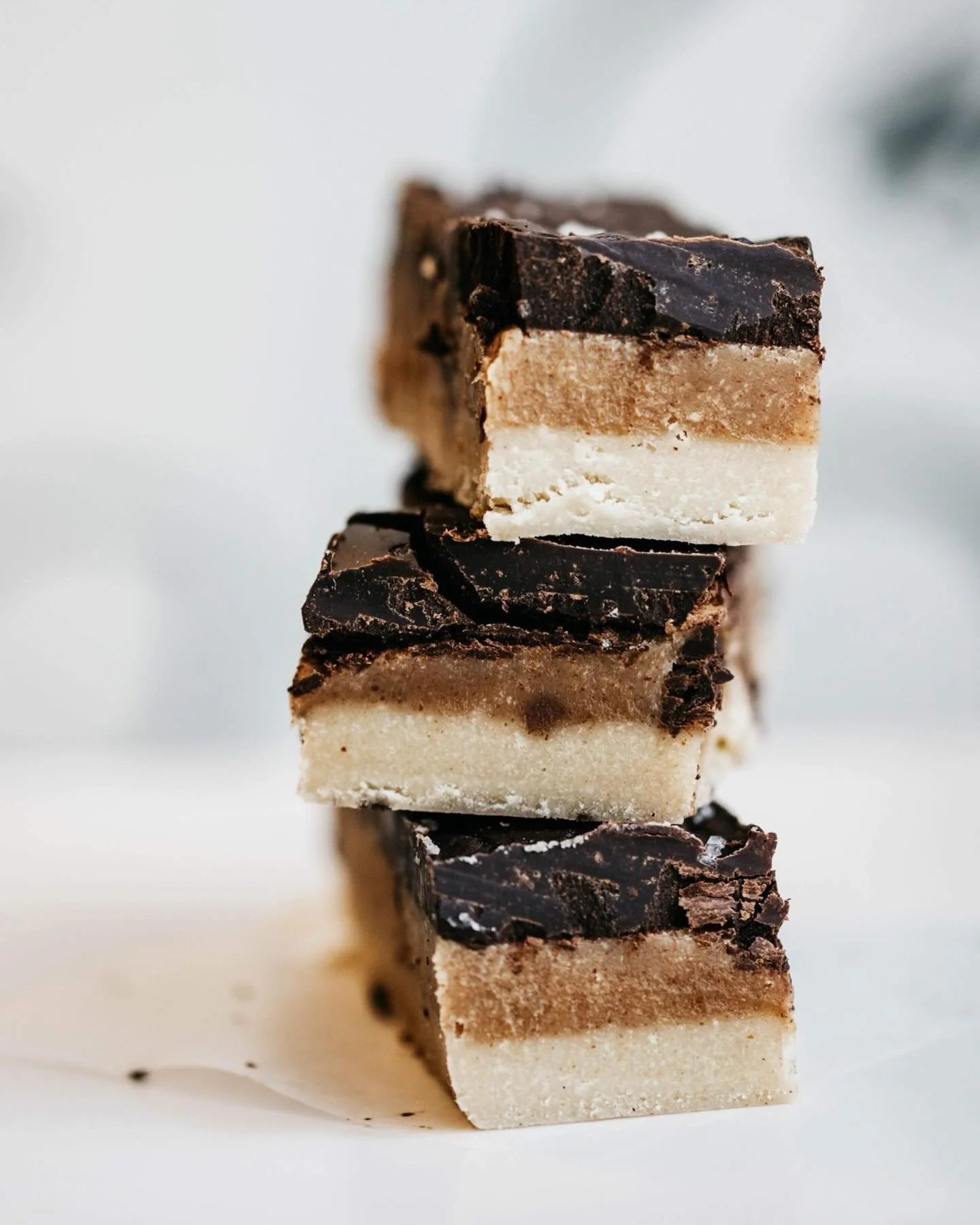 MILLIONAIRE BARS 

Looking for a sweet treat today? We&rsquo;ve got our refined sugar free millionaire bars in the case today! 

Shortbread crust, almond butter caramel and chocolate topping sprinkled with flakey sea salt!