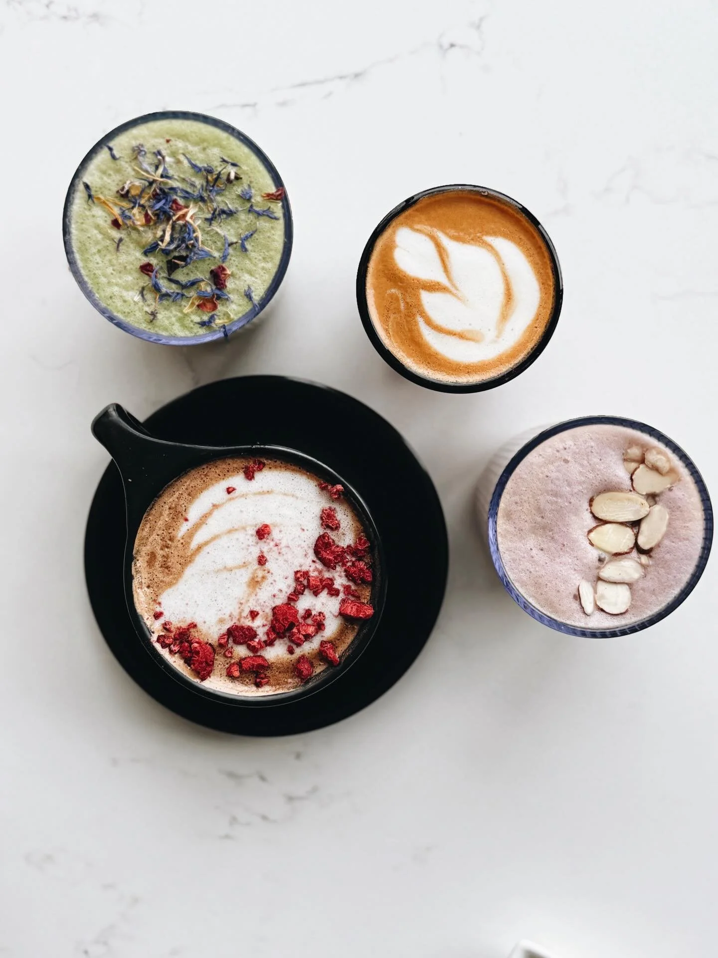 Valentines Day drinks are heeeere!
Come try one of each 🤓&hearts;️