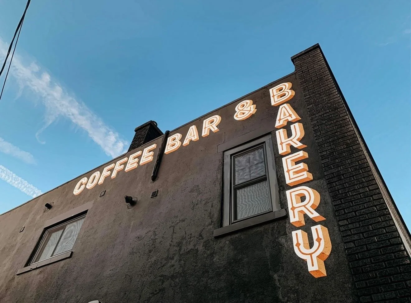 That SUN, right?
Stop in for a treat and an (iced???) coffee!!!

See ya soon!