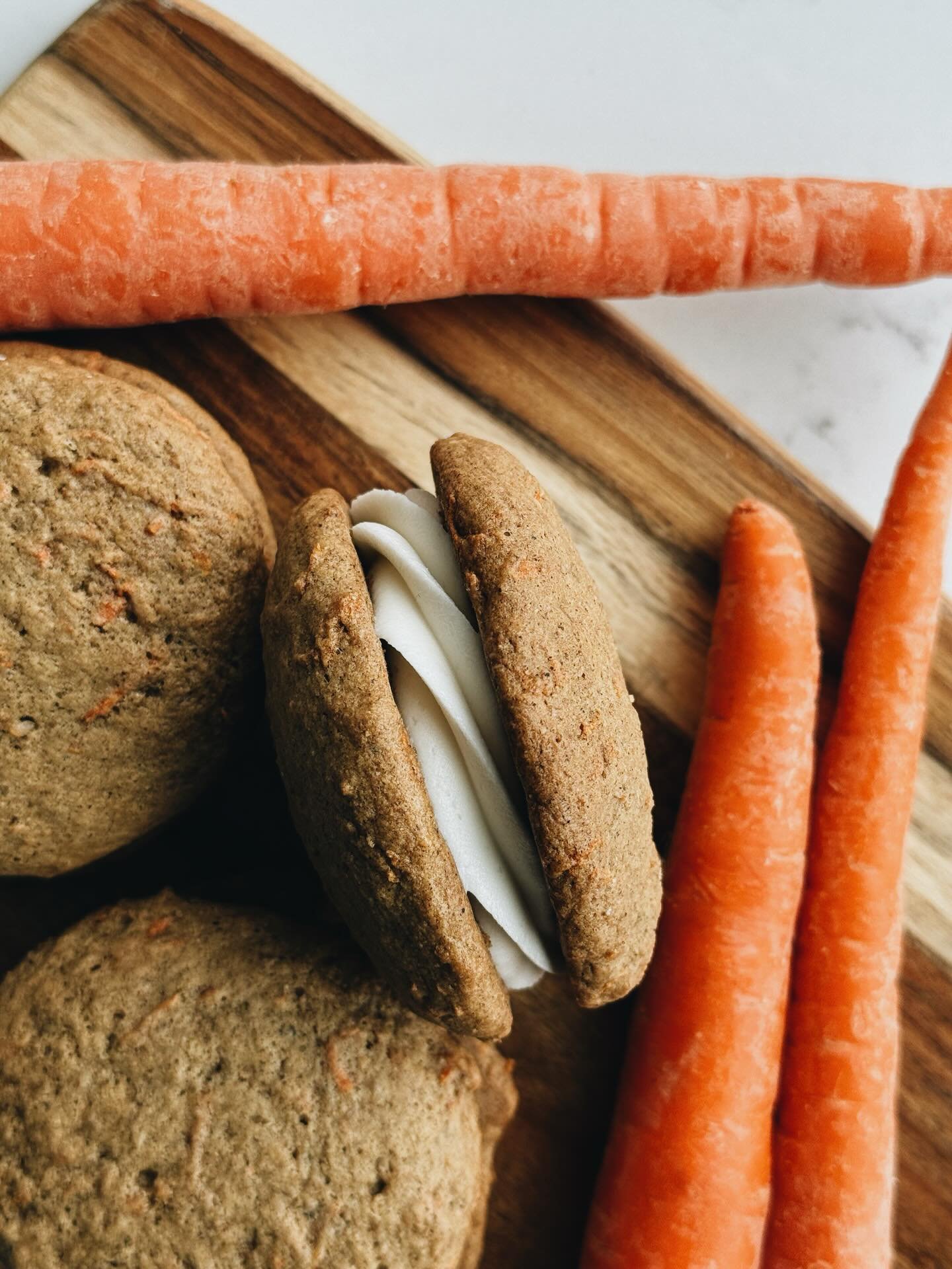 Carrot Cake Whoopie Pie!

Carrot cake whoopies (soft cakey cookies) with cream cheese buttercream filling.

Try one today! Here til 5!