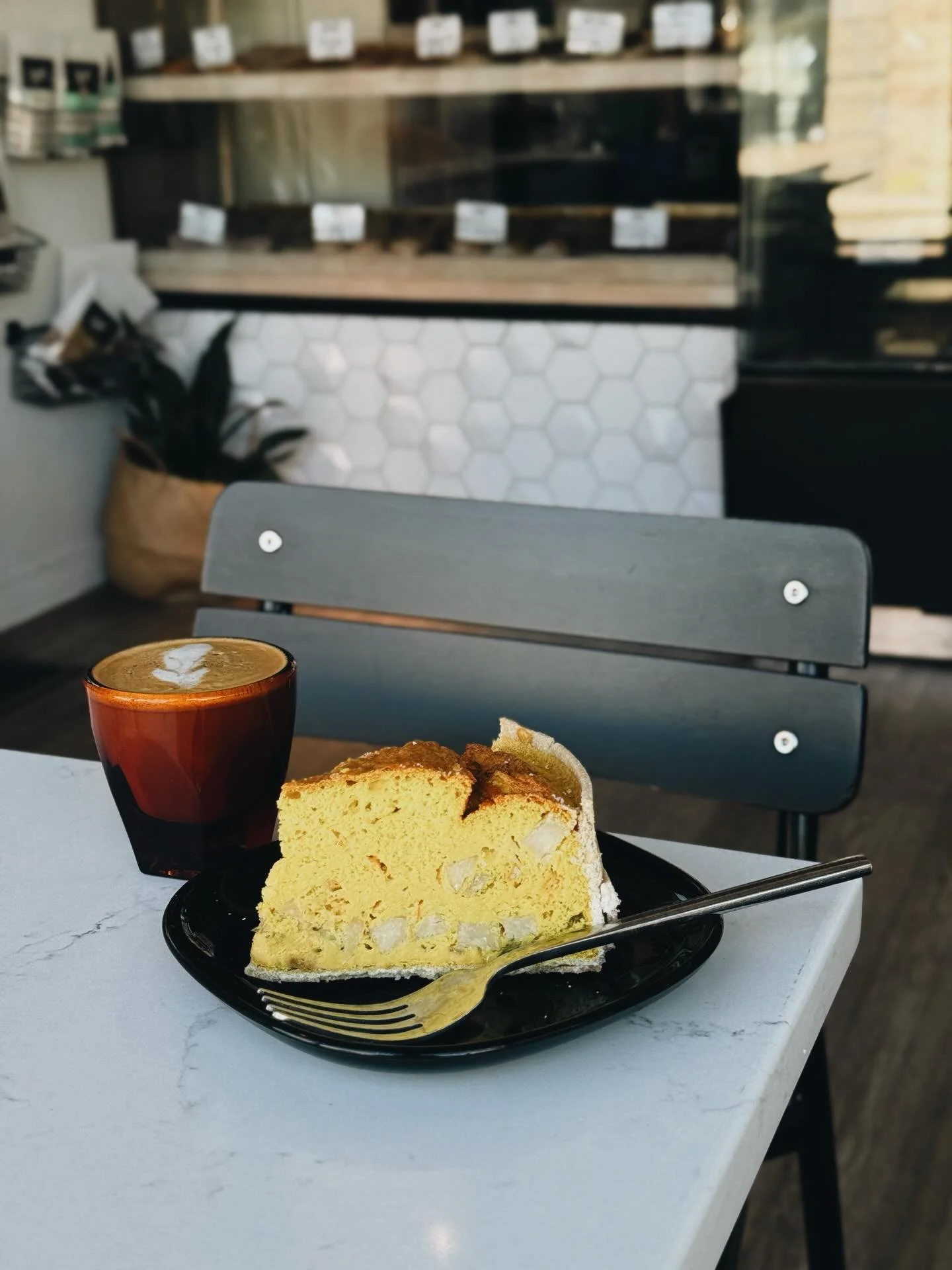 Need a quick lunch? Try a slice or our quiche!
Made with our house made vegan egg, made from mung beans! 
Current flavor is broccoli potato cheddar!

Ask for it warmed or take it to go and heat it up at home, see ya soon!