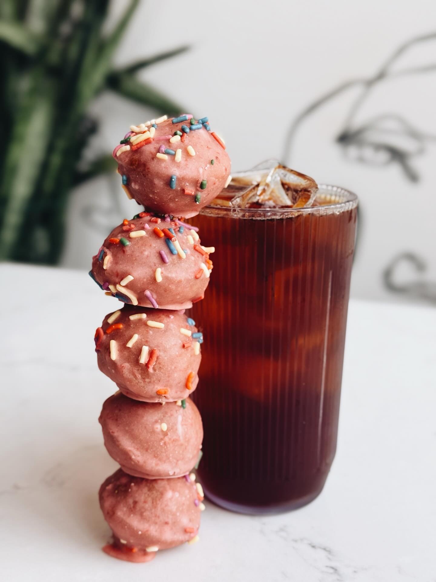 SATURDAY BREAKFAST!
Iced coffee an as many donut holes as you please!

Here 8-4 today! See ya soon.