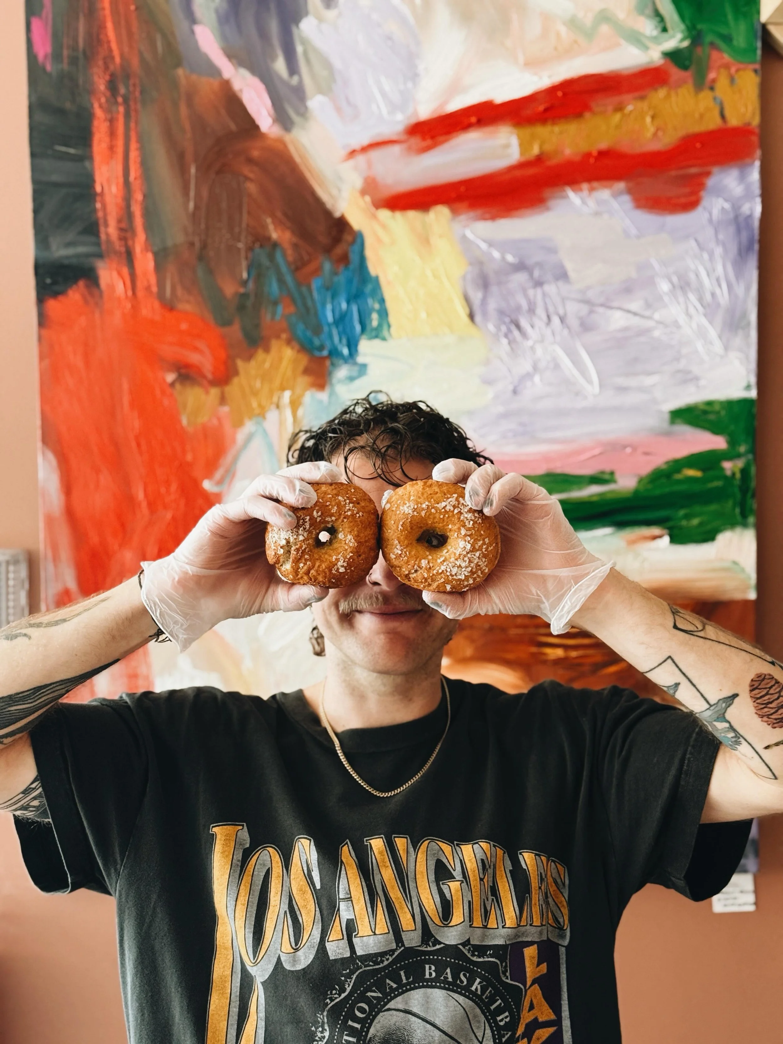 Pssst did ya know that @chelseamichalart painted our iconic face line mural, and the mural on the patio? 

She also has a few pieces for sale at Rise right now. One being this abstract big boy out front. (No, not Nick, the painting.)

Stop by to see 
