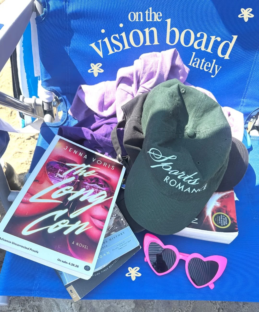 your favorite beach read&rsquo;s favorite beach read btw ⛱️🌴😎

one month until The Long Con hits shelves, how are we feeling? 👀