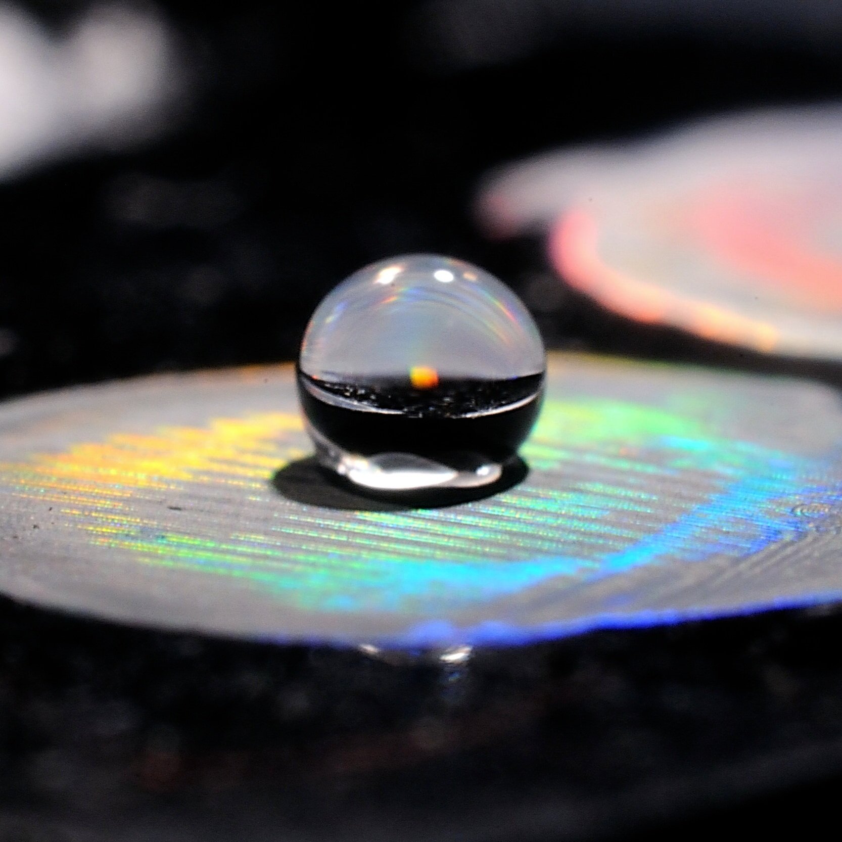 Water+droplet+on+photonic+crystal+film.jpg