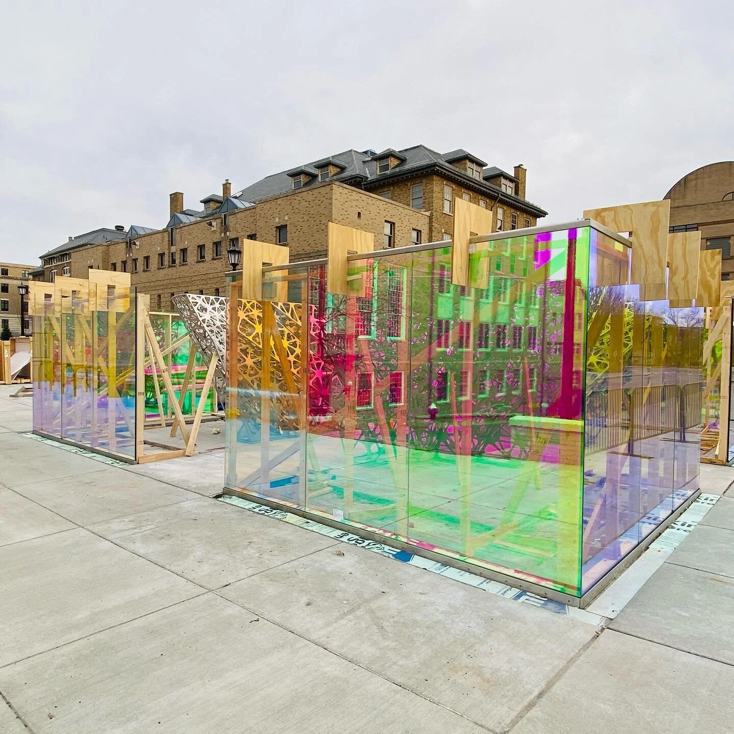 And then there was color and light. Installation of PolyForm Day 3! A permanent responsive pavilion structure by Jenny Sabin Studio commissioned by @cornellhumec in honor of amazing S. Kay Obendorf.
#yearsinthemaking #humancentereddesign #designscie
