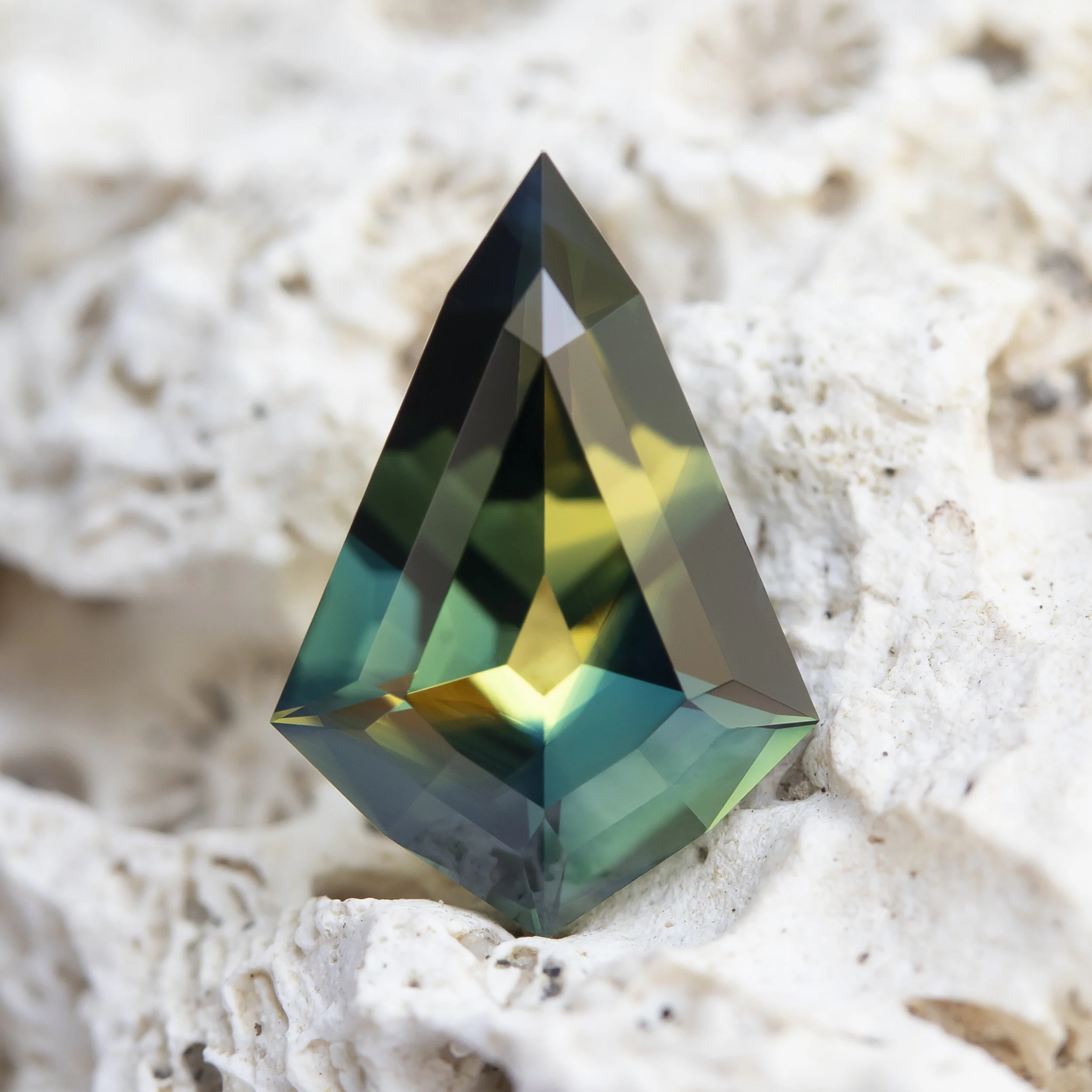 Parti kite Australian sapphire