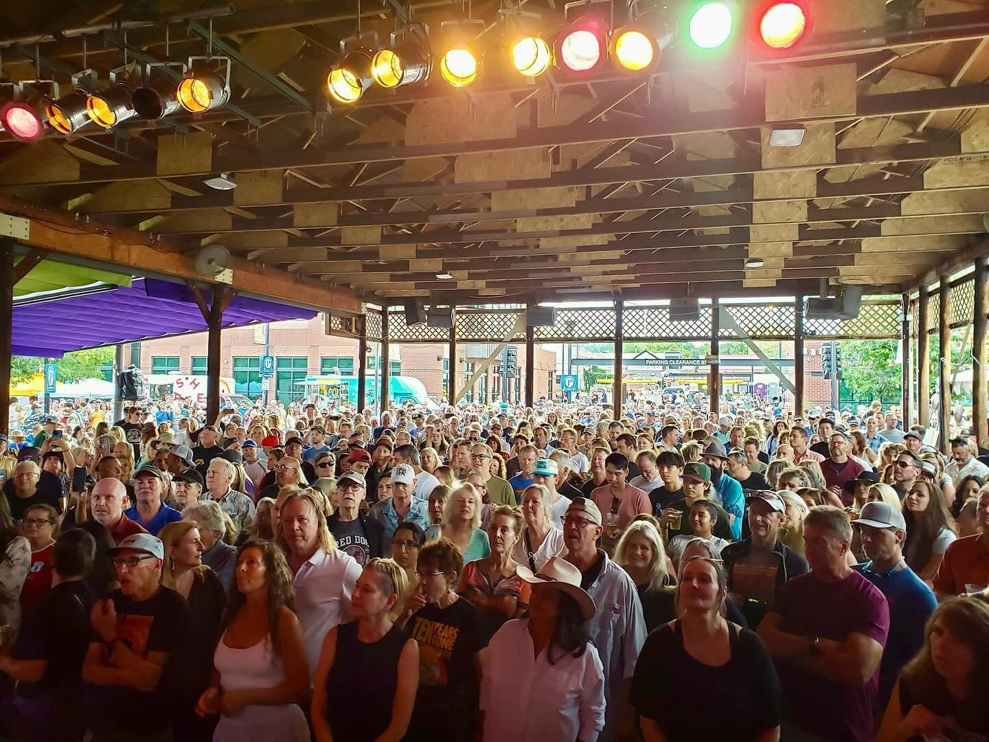📸 A few snaps from our show at @louisvillestreetfaire . Keep a lookout for more from the show we&rsquo;ll be sharing over the next couple of weeks! What a special and epic night it was. 😎🙌

#tenyearsgonelive #ledzeppelin #gettheledout #zoso #rocka