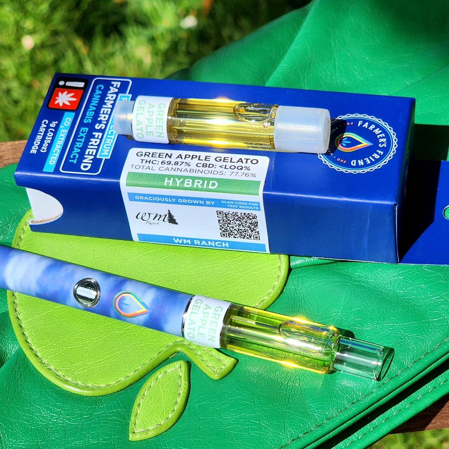 Keep your eyes out for our new carts featuring Green Apple Gelato- a balanced hybrid cross of Sour Apple x Gelato 33. This full spectrum oil was made from organic material, sun-grown by WM Ranch in Hood River, OR. Known for its energizing effects, Gr