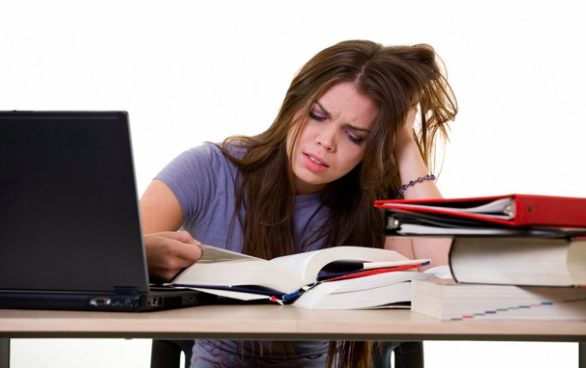 Girl “Really wants to hang out” just “Busy with finals”
