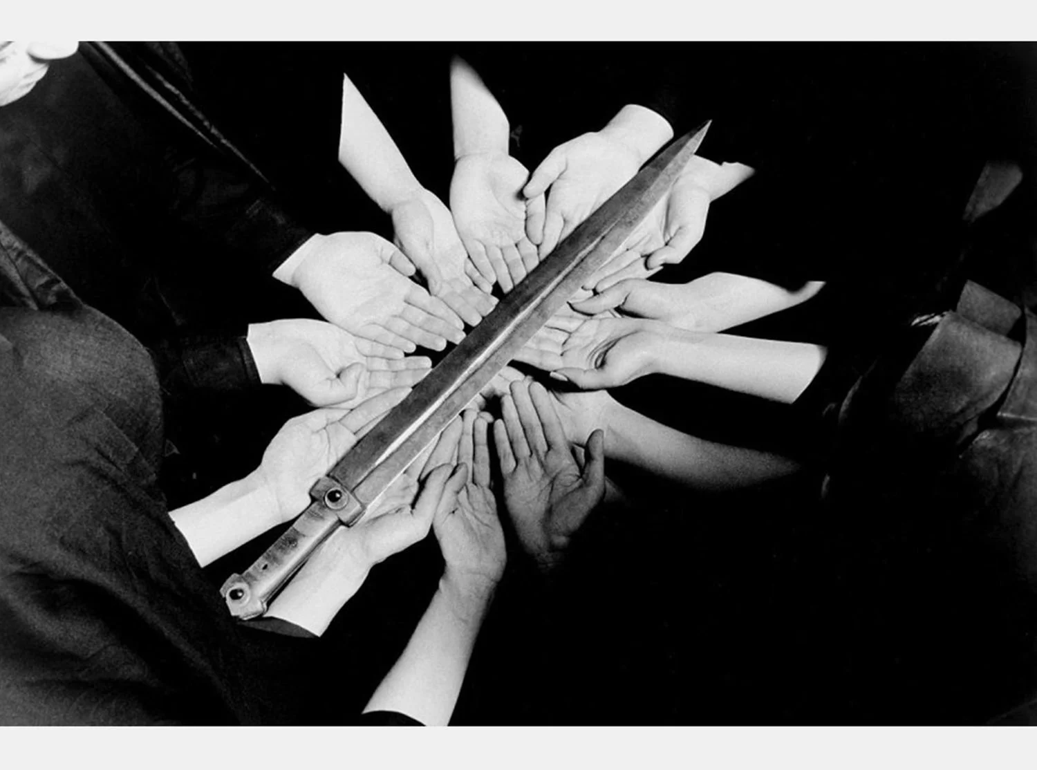 Ocula : Shirin Neshat, Nicky Nodjoumi, and More Declare Support for Student Protests in Iran (By Michael Irwin)