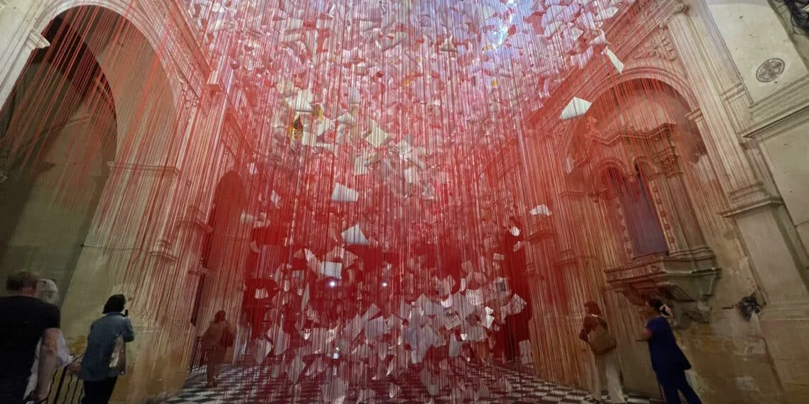 Gomet' : Chiharu Shiota, artiste phare de la Biennale d’Aix, dévoile son parcours artistique dès le 18 mai (by Juliette Matilla)