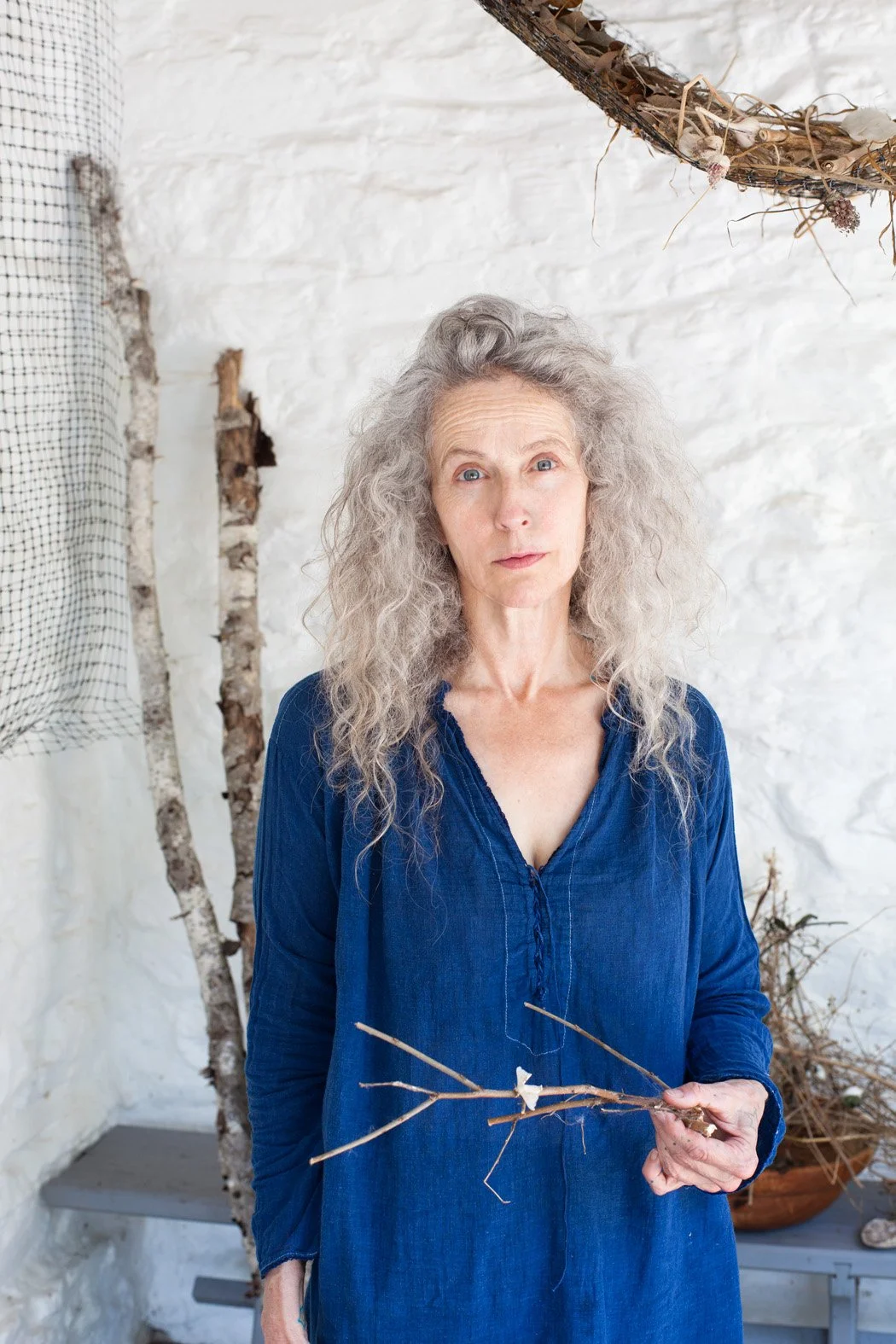 Ad Hoc Niews: Inside the World of Kiki Smith: Dark Fairytales, Fierce Bodies &amp; Big-Money Museum Hype