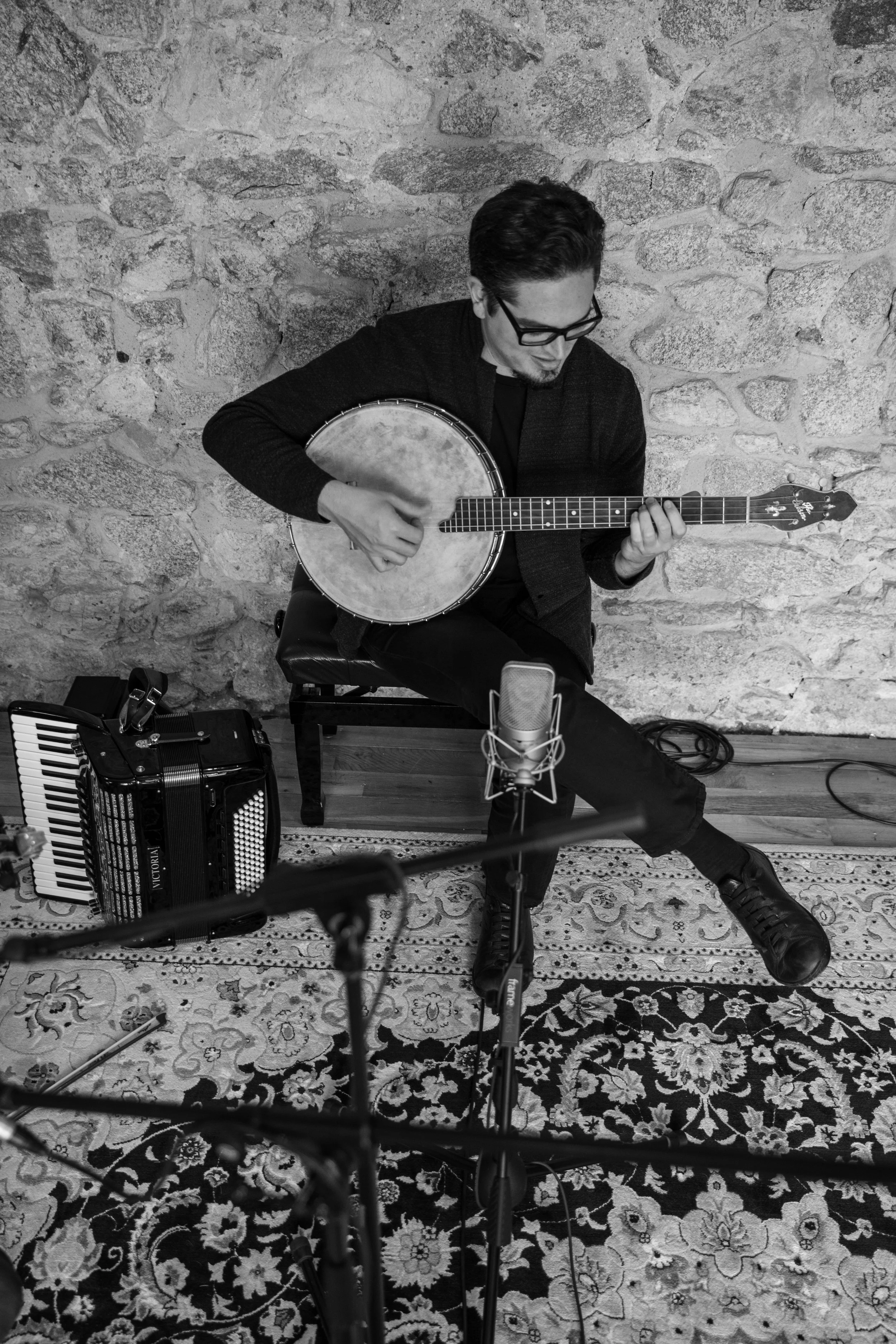 RG FT Studio B&W165.jpg
