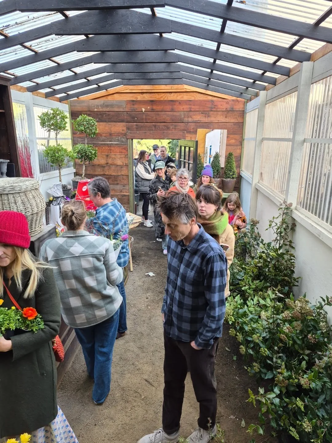 Hot damn you all listened and that line. Sold out by 1220 fuck yes

This community for the win thank you Porrland
Xoxo dad