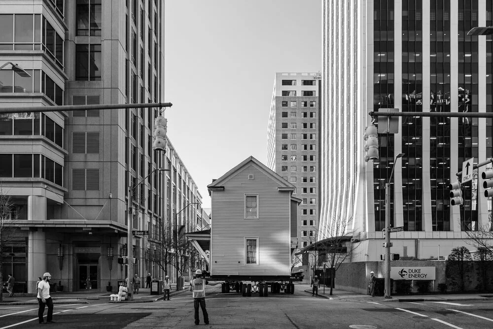 01+Guest+House+Raleigh+-+House+Move+-+Photo+by+Miller+Taylor.jpg