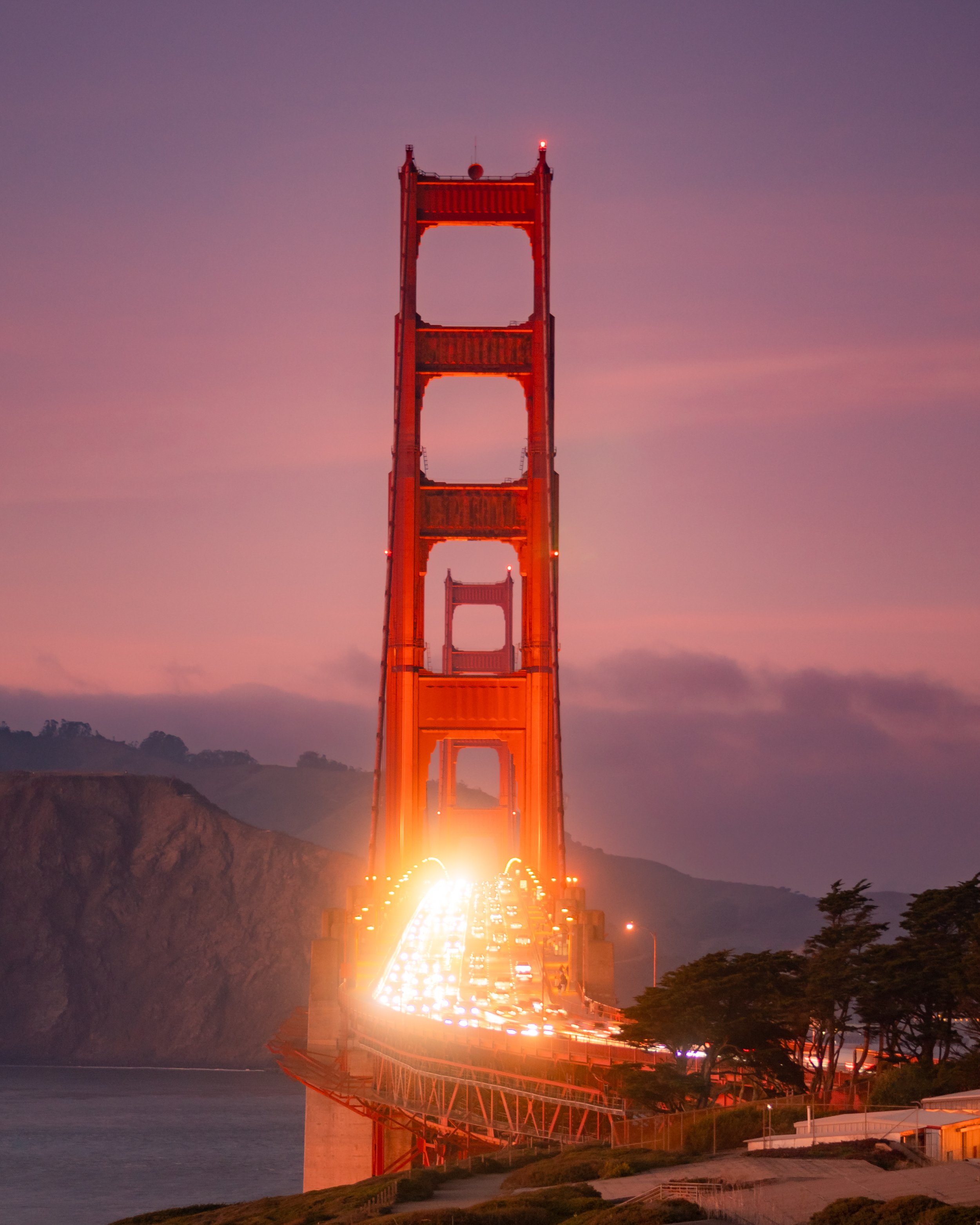 Golden Gate Bridge at night