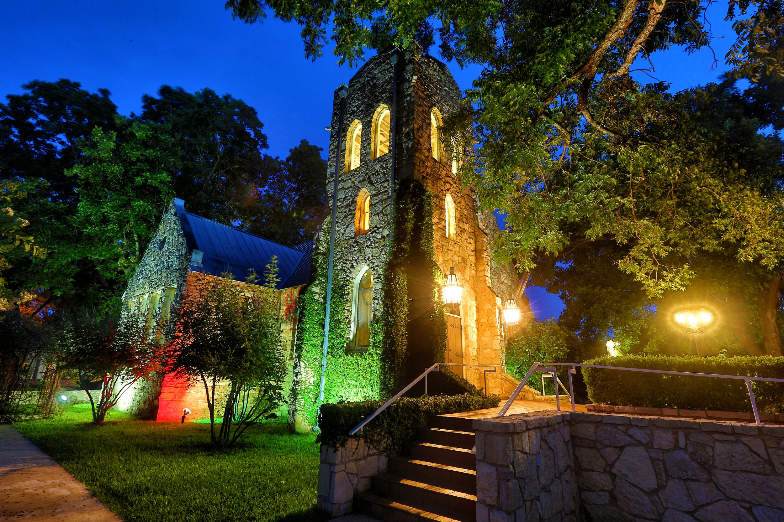 Lush Spinelli Wedding Venue Photo for Desktop Lush Spinelli Wedding Venue Photo for Desktop