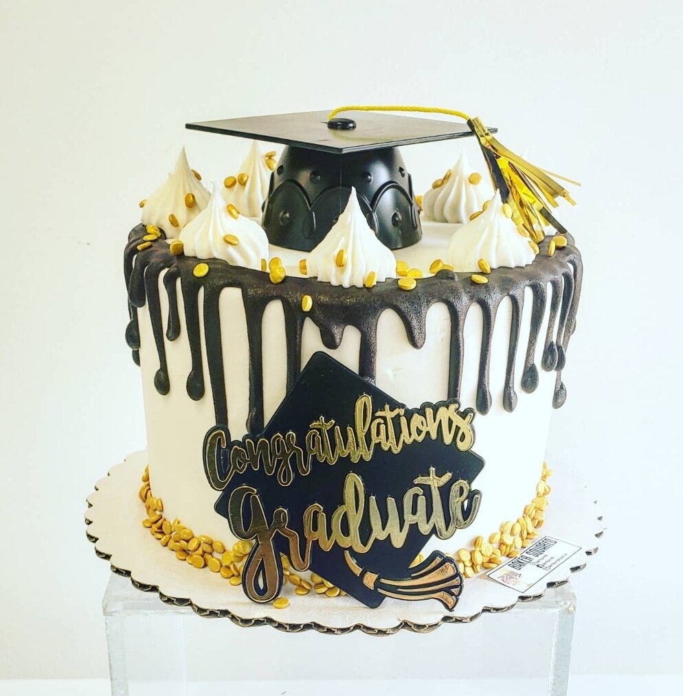 GRADUATION CAKE