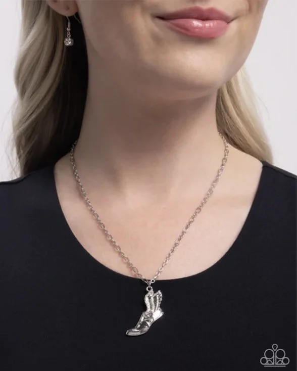 dazzling-yard dash model necklace (CP) .jpg