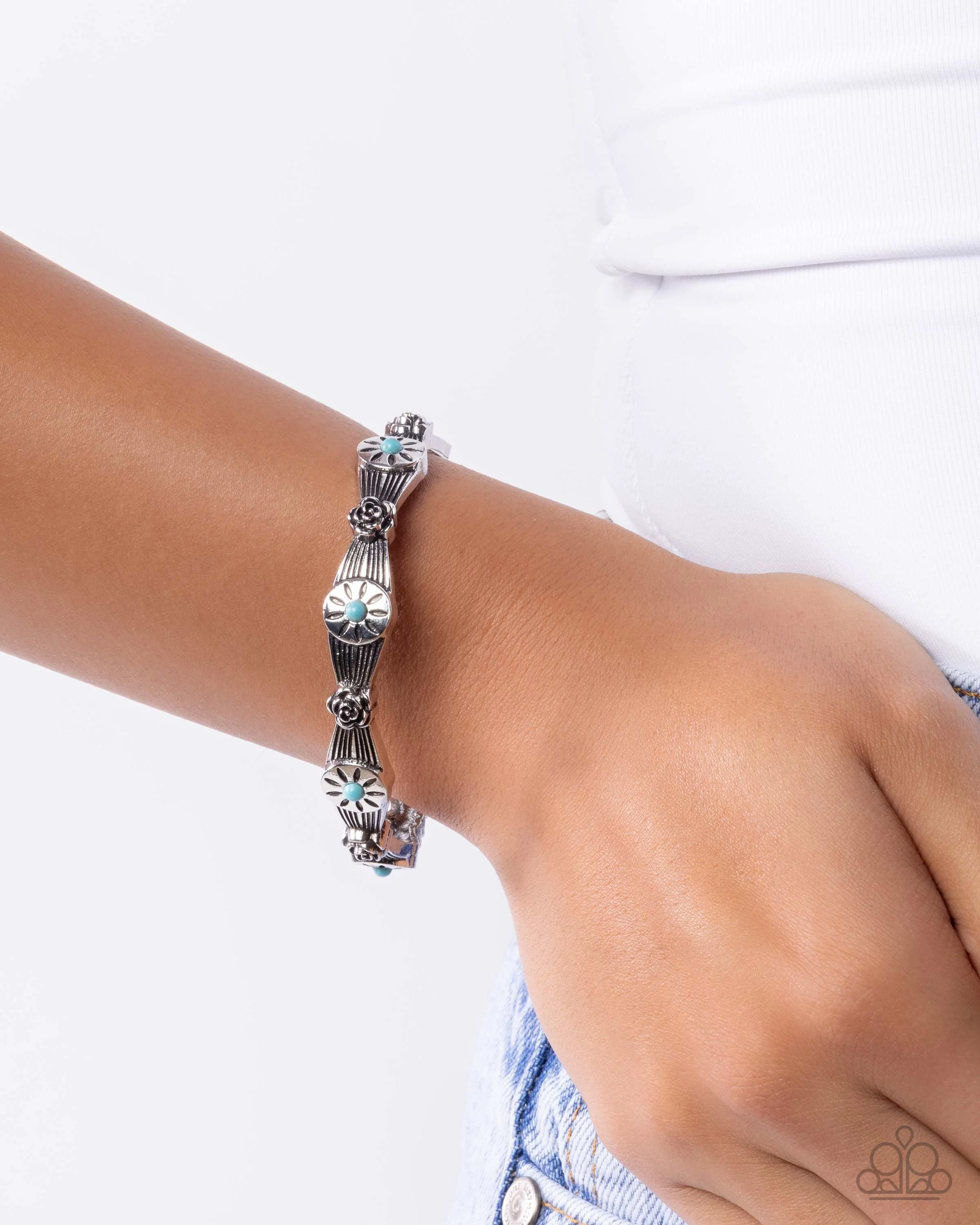 Twisted Tabloid-1.jpg