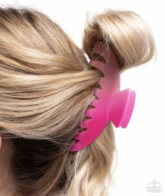 faded fantasy model claw clip CP.jpg