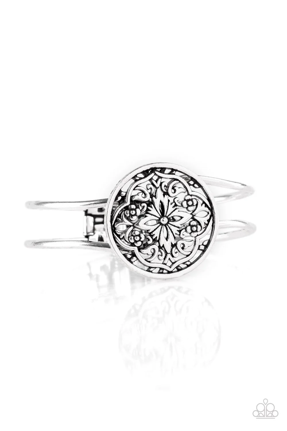 Mandala Majesty - Silver_1.jpg