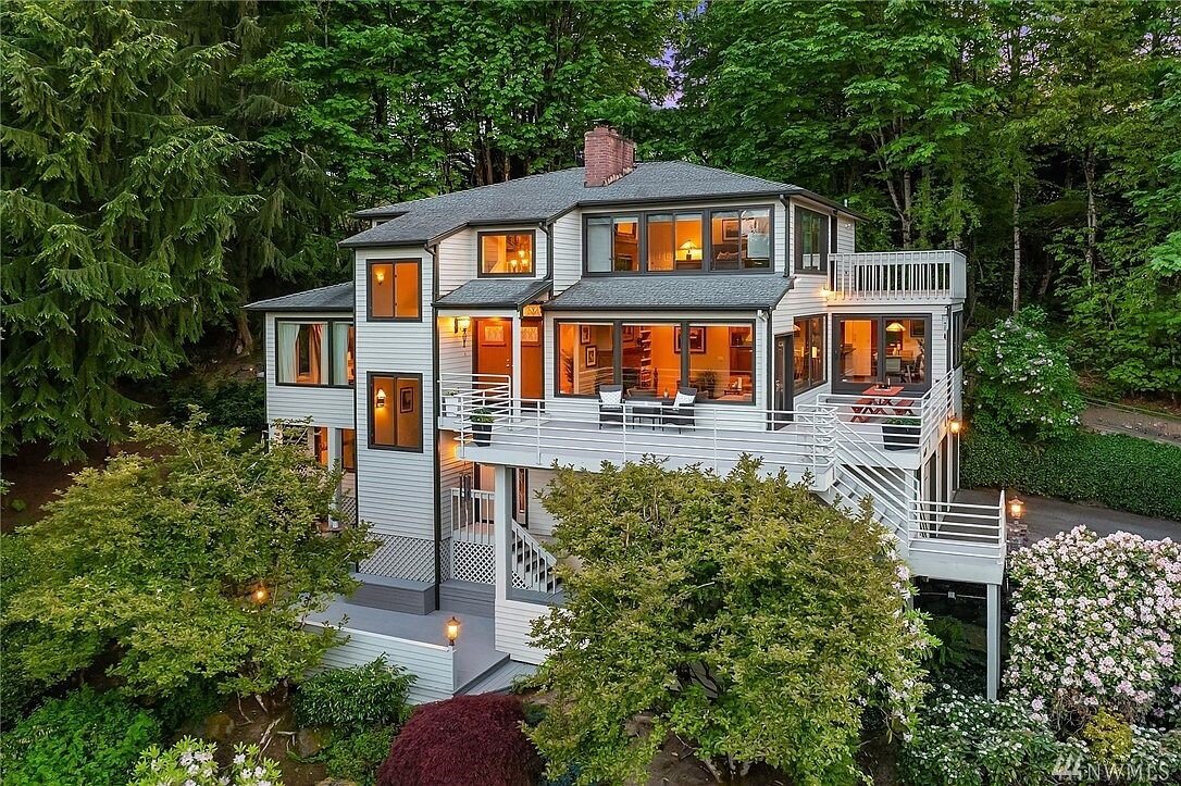 *Bellevue | $1,650,000