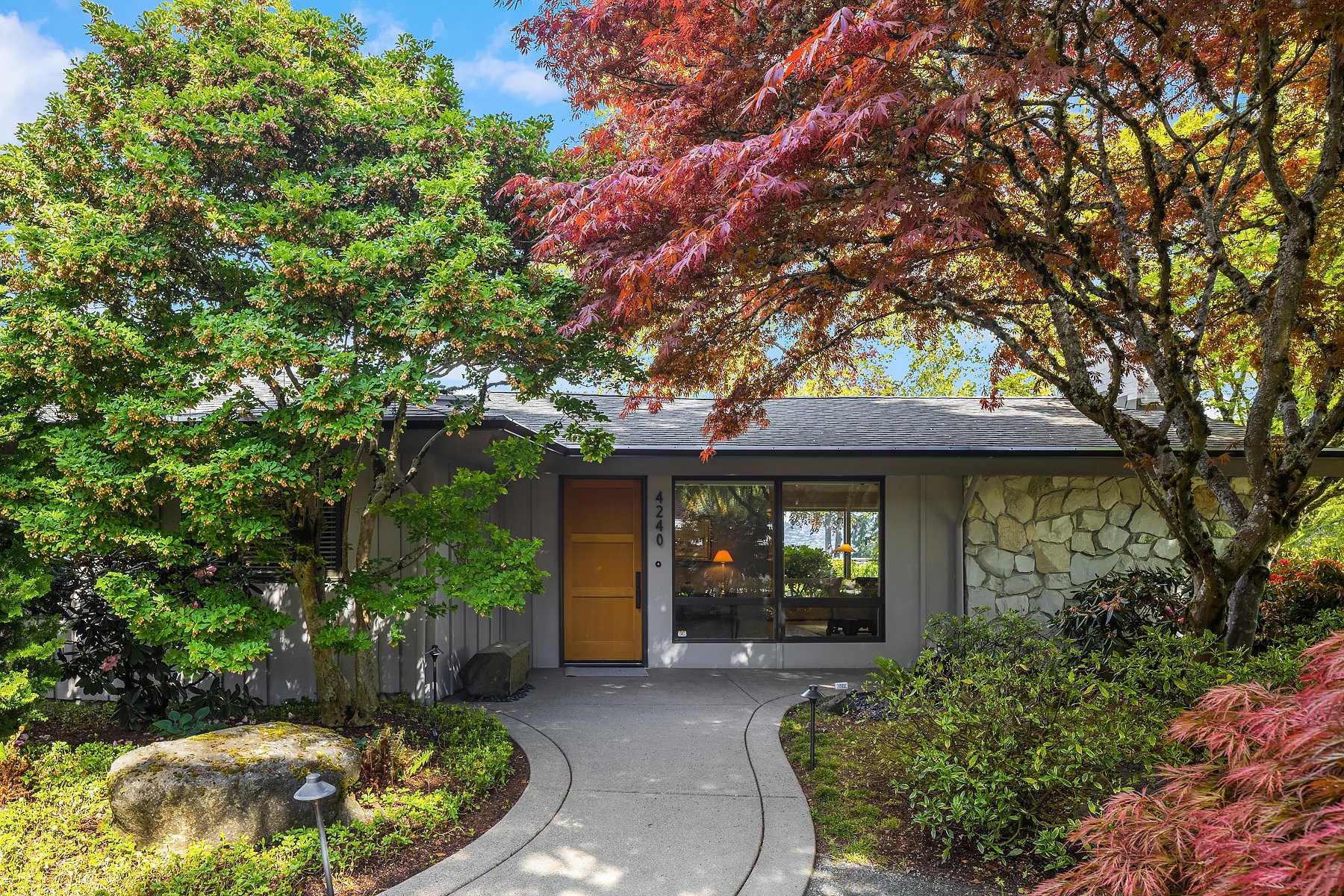 Mercer Island - $2,470,000