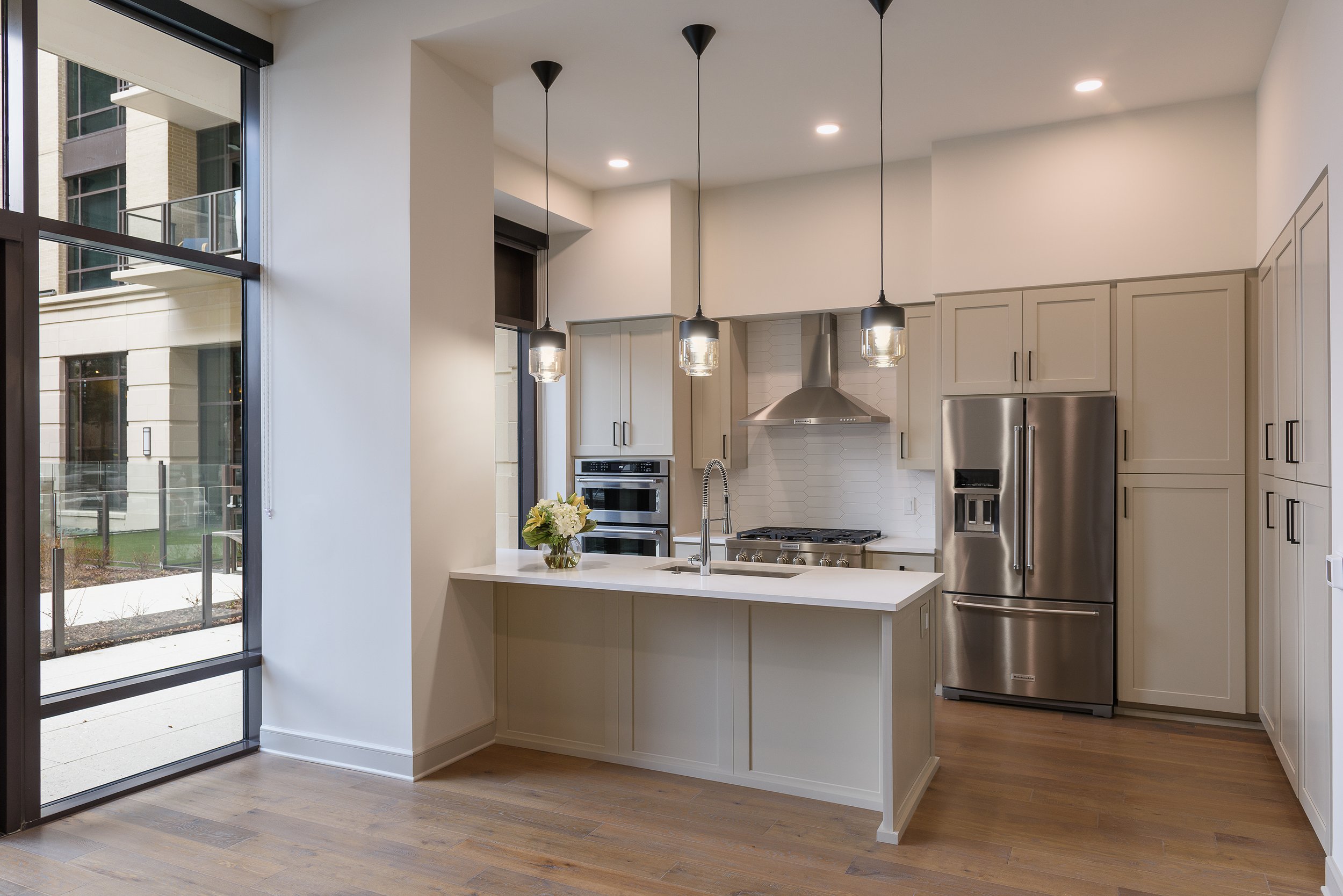 33 Courtyard Unit kitchen.jpg